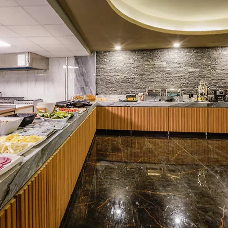 Lupo Libero 3* אנטליה