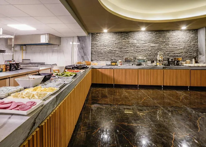 Lupo Libero 3* 안탈리아