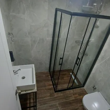 Lupo Libero 3*